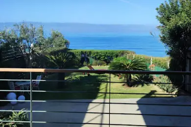 ΟΙΚΙΑ ΕΛΑΝΘΗ στο Μύτικα Πρέβεζας